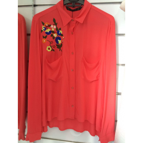 Chemise fluide brodée corail