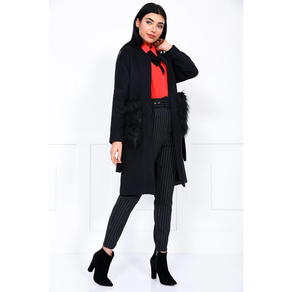Manteau ceinturé à poches en fausse fourrure