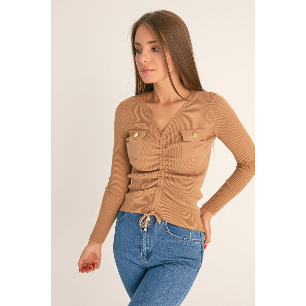 Pull ajusté à laçage beige