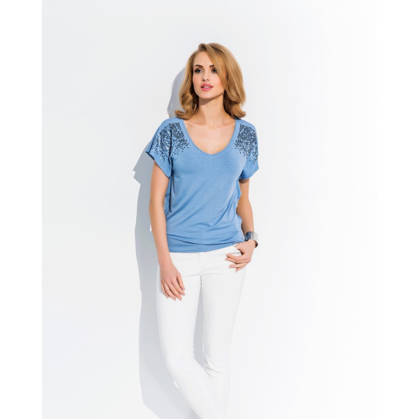 Top bleu à manches papillon et sequins