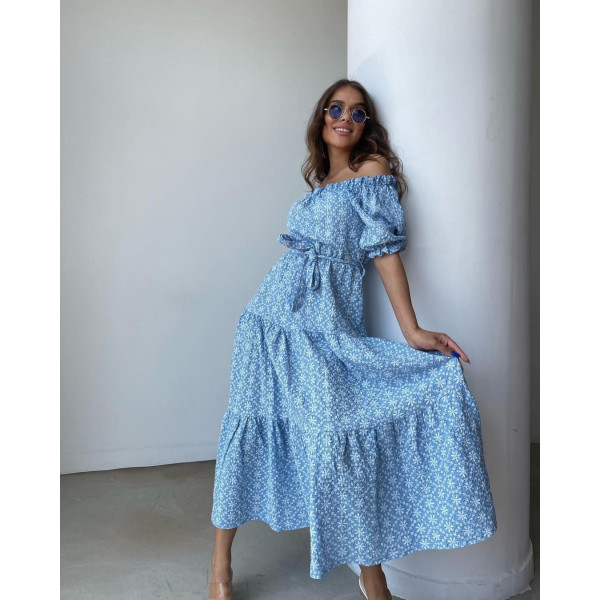 Robe longue à volants en broderie anglaise bleu ciel