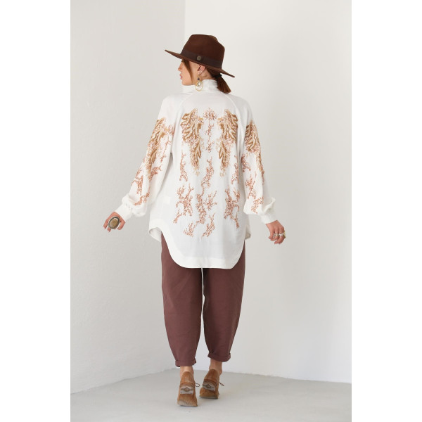 Veste fluide façon kimono à broderies et sequins