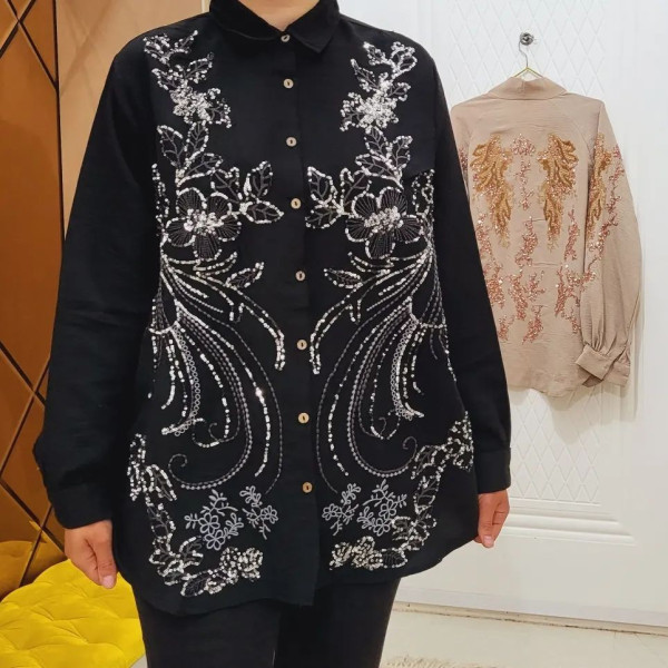 Chemise à broderies et sequins