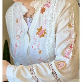 Chemise blanche broderie et dentelle