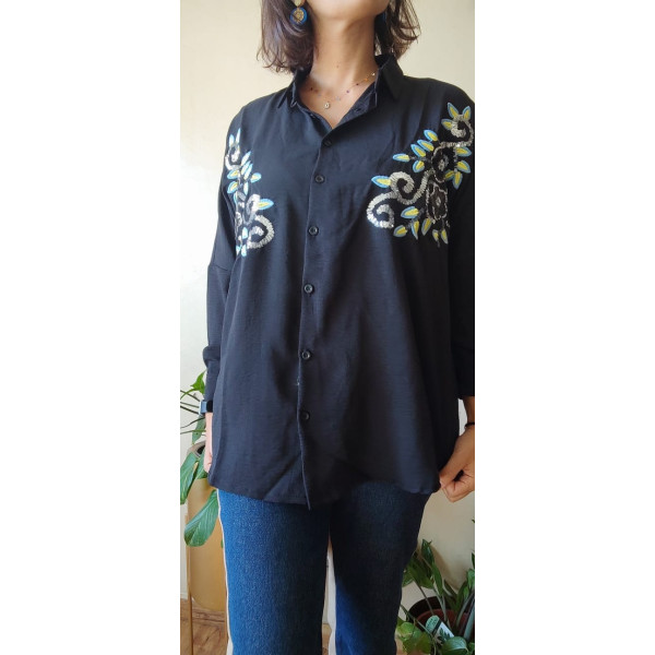 Chemise à broderies florales et sequins noire