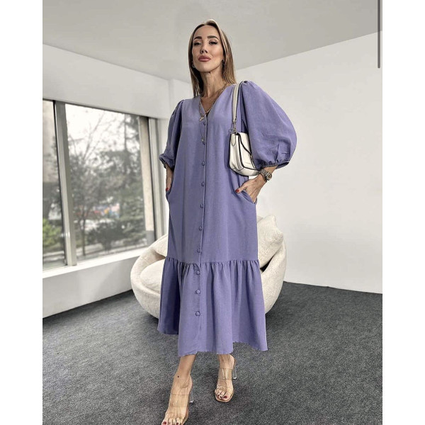 Robe longue violette boutonnée à volants