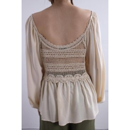 Blouse bicolore en crochet et broderie