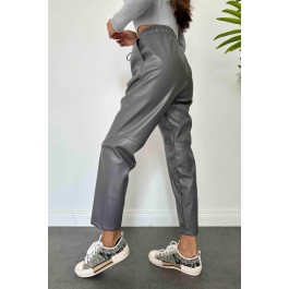 Pantalon droit en simili cuir gris