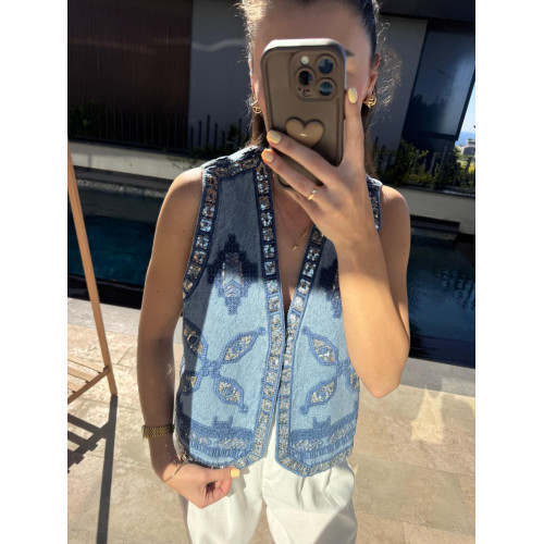 Gilet sans manches en denim à broderie et sequins Gilet sans manches en denim à broderie et sequins