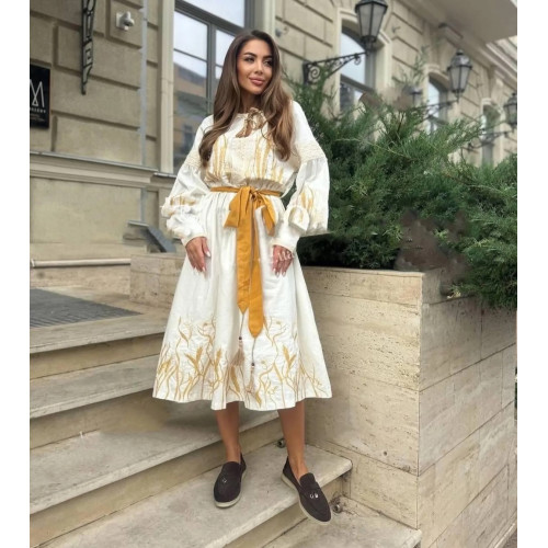 Robe midi à broderies et guipures Robe midi à broderies et guipures