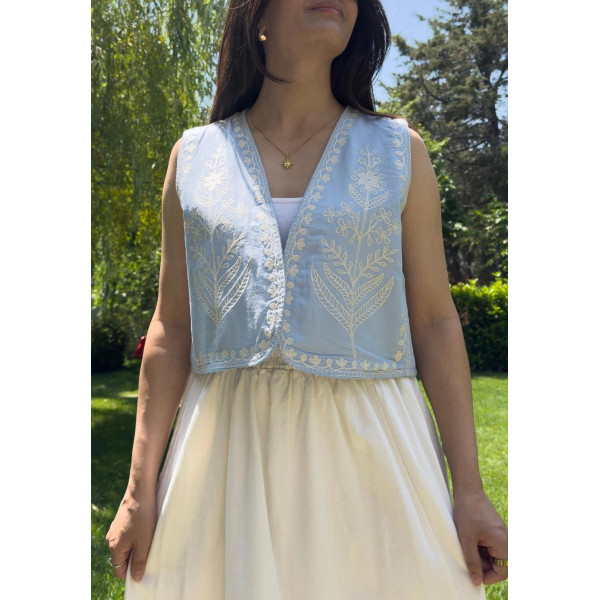 Gilet bleu sans manches brodé