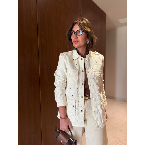 Veste boutonnée en broderie anglaise