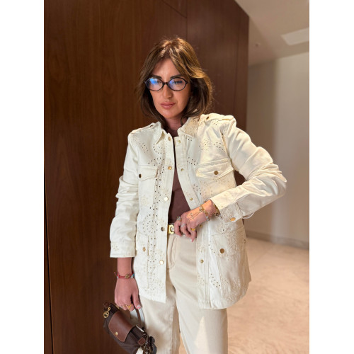 Veste boutonnée en broderie anglaise