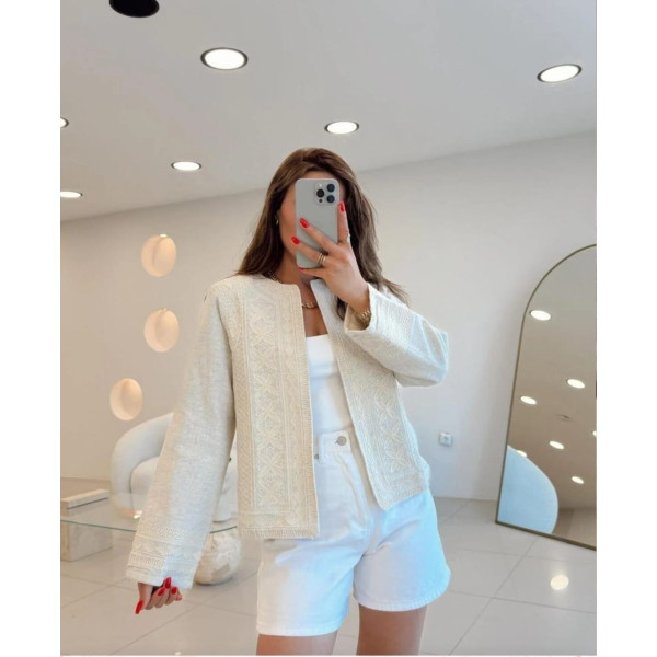 Veste beige brodée