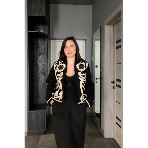 Veste lainage broderie florale noire
